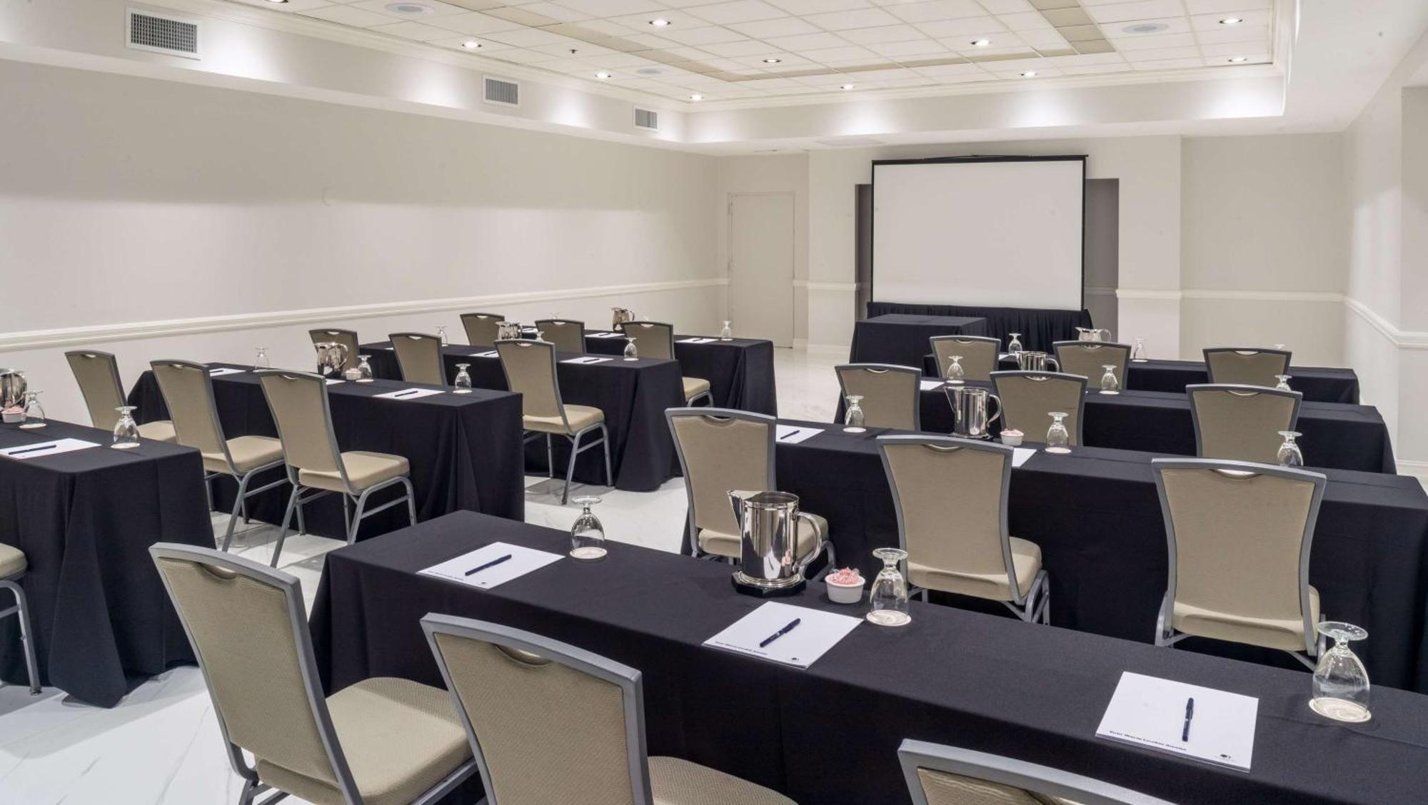 Doubletree By Hilton Grand Hotel Biscayne Bay Miami Bagian luar foto