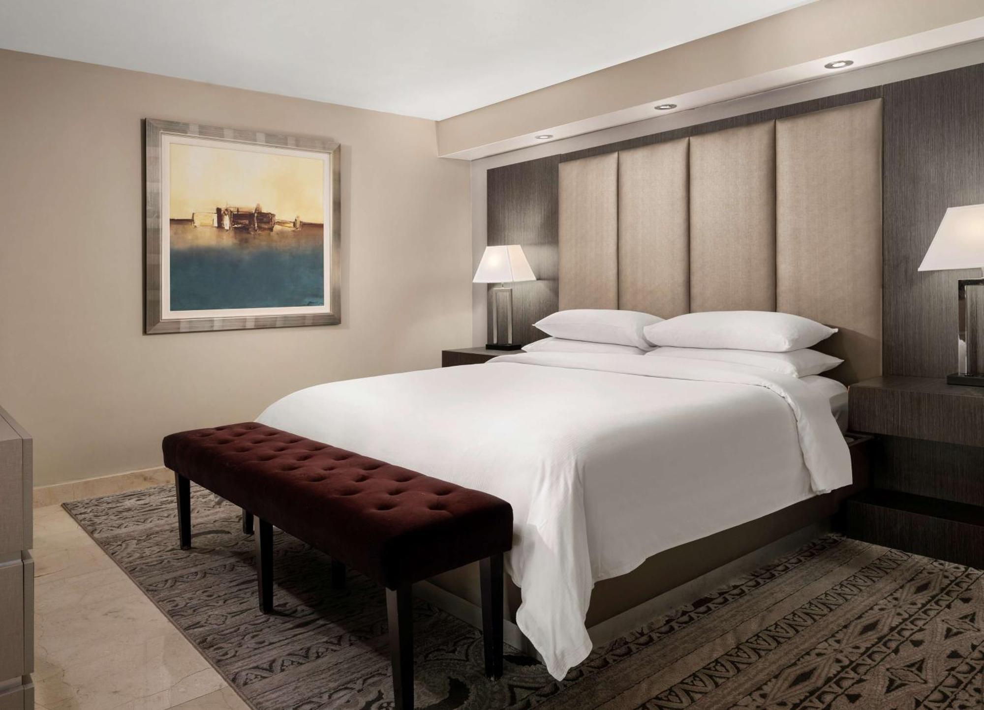 Doubletree By Hilton Grand Hotel Biscayne Bay Miami Bagian luar foto